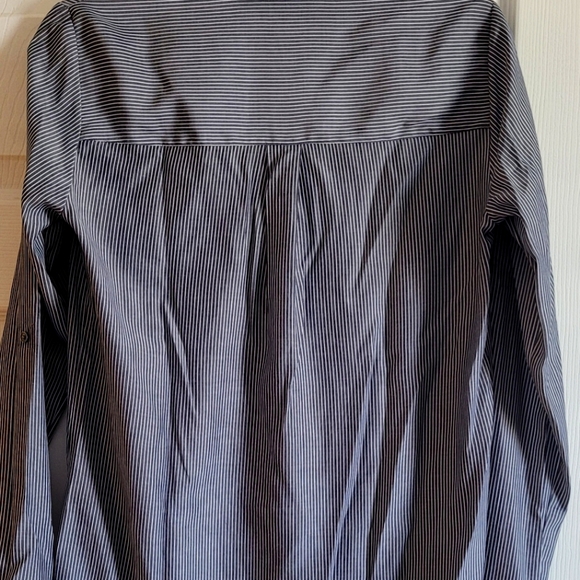 Express button up - Picture 2 of 5